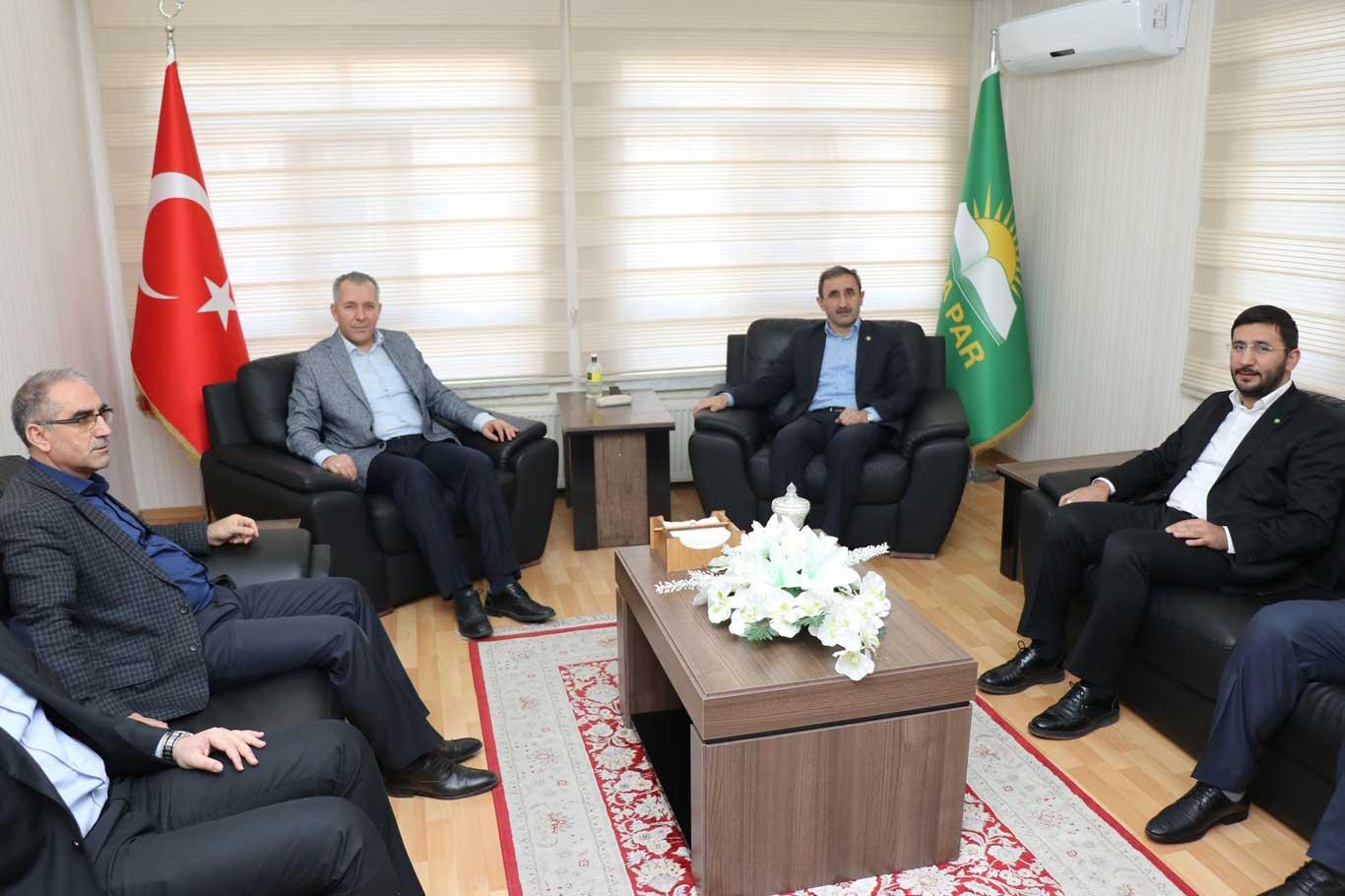 Memur-Sen Konfederasyonu'ndan HÜDA PAR Genel Merkezine ziyaret Memur-Sen Konfederasyonu'ndan HÜDA PAR Genel Merkezine ziyaret